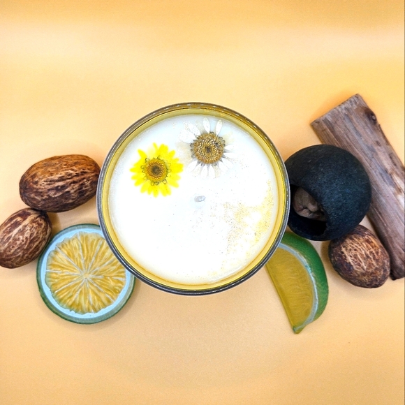 Peace And Pineapples Scented Candle - Pineapple Sage Anf Coconut Lime - Picture 4 of 4